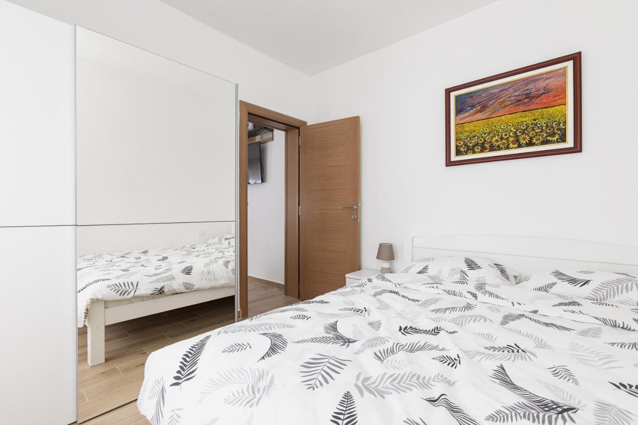 Muo Sea Front Apartments Kotor Bagian luar foto