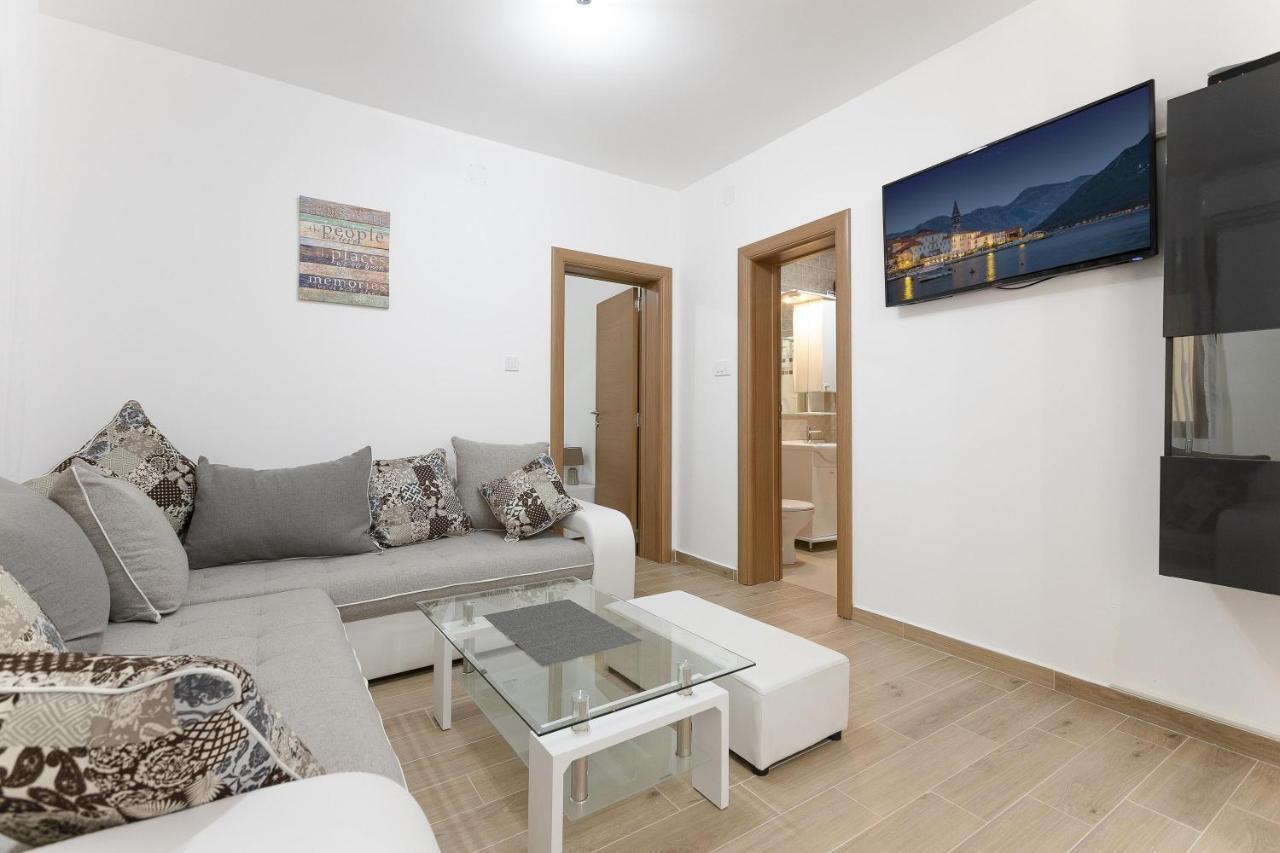 Muo Sea Front Apartments Kotor Bagian luar foto