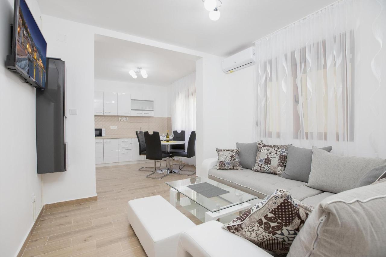 Muo Sea Front Apartments Kotor Bagian luar foto